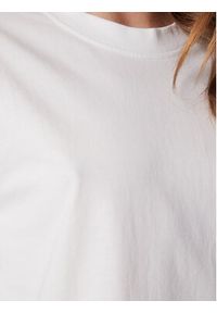 Gina Tricot Bluzka Basic 18488 Biały Regular Fit. Kolor: biały. Materiał: bawełna #4