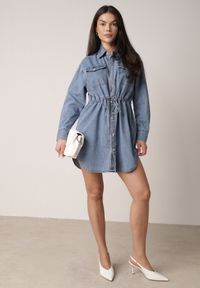 Born2be - Niebieska Koszulowa Sukienka Jeansowa z Marszczeniem i Guzikami Dorinatta. Okazja: na co dzień. Kolor: niebieski. Materiał: jeans. Wzór: ażurowy. Typ sukienki: koszulowe. Styl: casual, elegancki #8