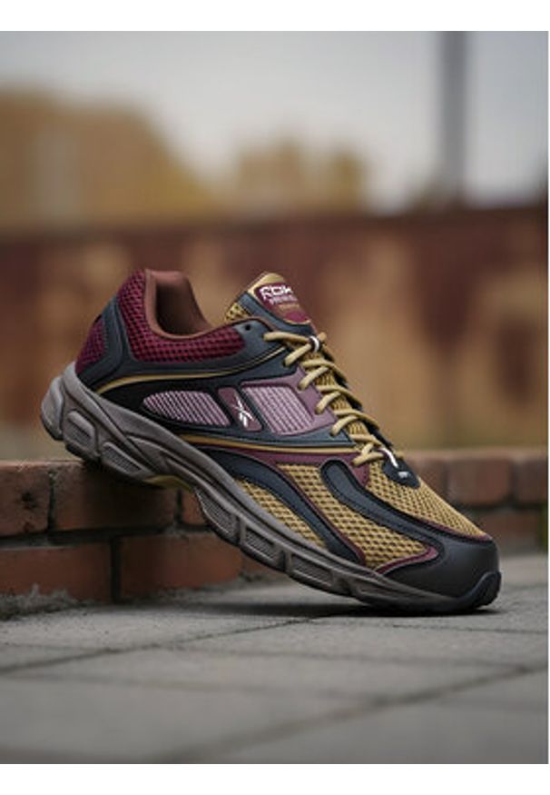 Reebok Sneakersy CEOSS-PREMIER TRINITY 100230888 W Bordowy. Kolor: czerwony. Materiał: materiał, syntetyk