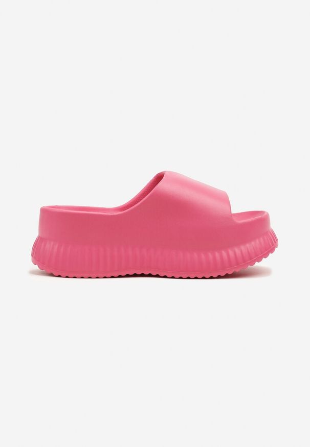 Born2be - Fuksjowe Piankowe Klapki na Grubej Podeszwie z Tłoczeniami Hasalla. Okazja: na spacer. Kolor: różowy. Materiał: jeans. Sezon: lato