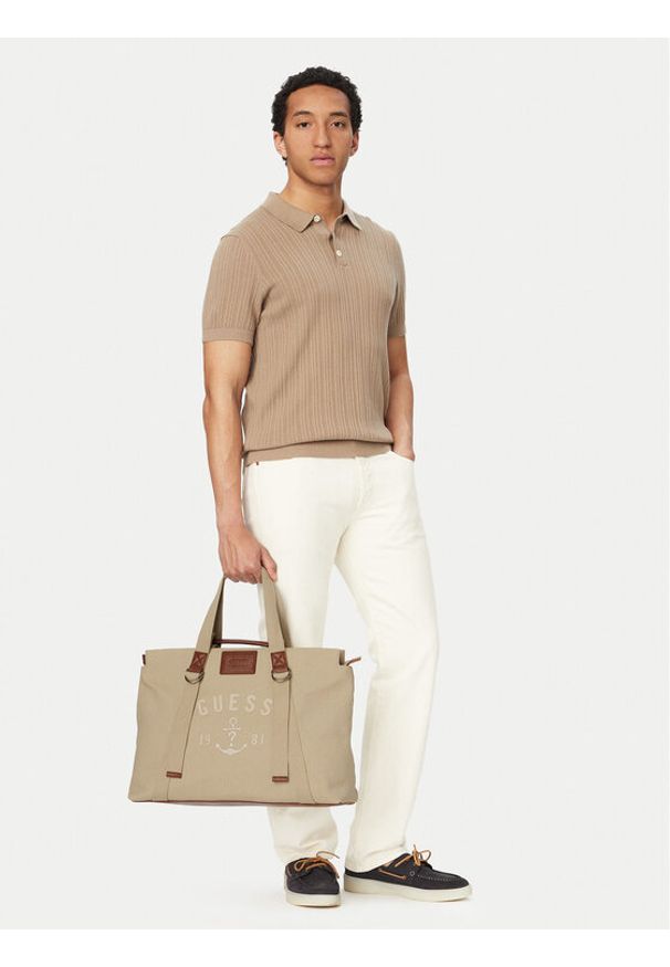 Guess Torba weekendowa HMOSCM P6246 Beżowy jasny. Kolor: beżowy. Materiał: materiał