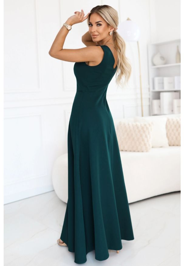 Numoco - Długa sukienka wieczorowa rozkloszowana butelkowa zieleń. Okazja: na wesele, na studniówkę, na ślub cywilny, na imprezę. Styl: wizytowy. Długość: maxi