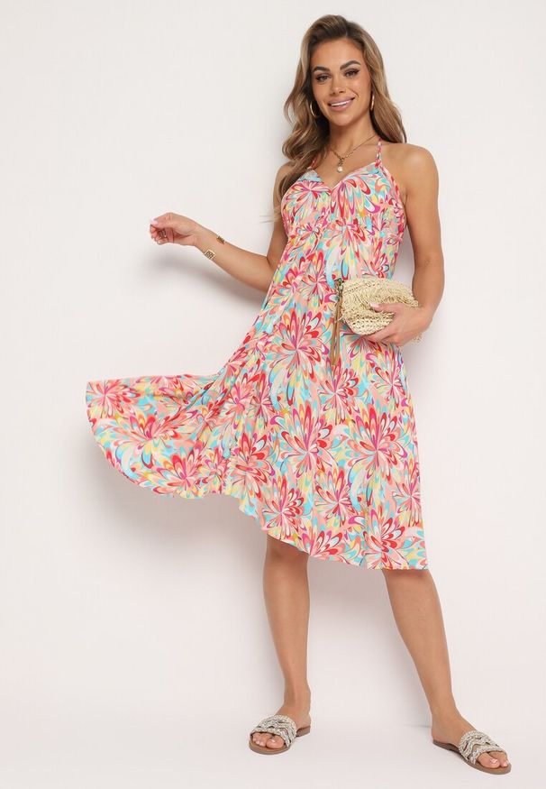 Born2be - Różowa Bawełniana Sukienka z Wiązaniem na Szyi i Plecach Risalliem. Kolor: różowy. Materiał: bawełna. Typ sukienki: rozkloszowane