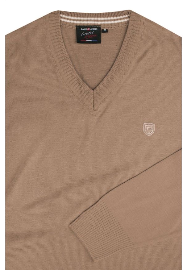 Sweter Męski Wełniany - Dekolt w Serek - Pako Jeans - Beżowy. Okazja: na spotkanie biznesowe, do pracy. Typ kołnierza: dekolt w serek. Kolor: beżowy, brązowy, wielokolorowy. Materiał: akryl, wełna. Styl: biznesowy, klasyczny
