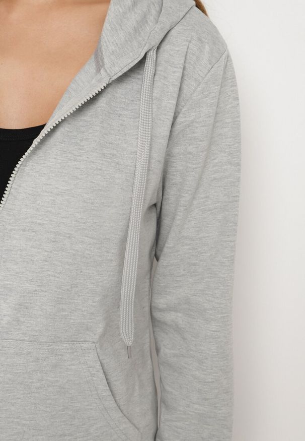Born2be - Szara Bluza z Kapturem Zapinana na Suwak Argis. Okazja: na co dzień. Typ kołnierza: kaptur. Kolor: szary. Materiał: dzianina. Długość rękawa: długi rękaw. Długość: długie. Wzór: gładki. Styl: klasyczny, sportowy, casual