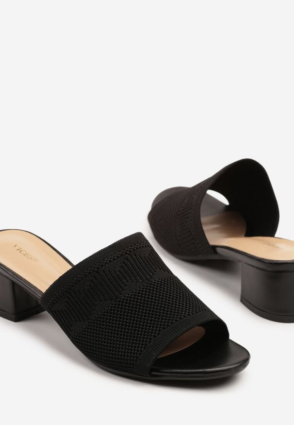 Renee - Czarne Klapki na Słupku Vices z Plecioną Cholewką Linarrea. Okazja: na co dzień. Kolor: czarny. Sezon: wiosna. Obcas: na słupku. Styl: elegancki, casual. Wysokość obcasa: średni
