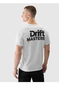 4f - T-shirt regular z nadrukiem uniseks 4F x Drift Masters - biały. Okazja: na co dzień. Kolor: biały. Materiał: jersey, bawełna, dzianina. Wzór: nadruk. Styl: casual, sportowy, klasyczny