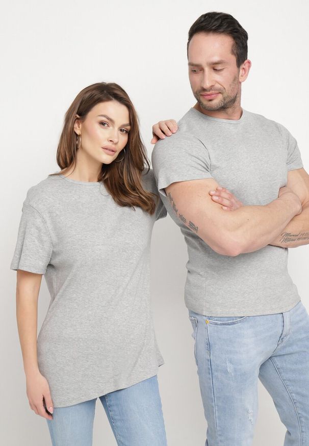 Born2be - Szara Bawełniana Koszulka z Krótkim Rękawem i Okrągłym Dekoltem Adeliz. Okazja: na spotkanie biznesowe, na co dzień. Kolor: szary. Materiał: bawełna. Długość rękawa: krótki rękaw. Długość: krótkie. Styl: elegancki, biznesowy, klasyczny, casual