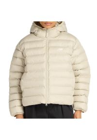 Kurtka damska New Balance WO53500SHY - beżowa. Okazja: na co dzień. Kolor: beżowy. Materiał: poliester. Wzór: aplikacja. Sezon: zima. Styl: casual, klasyczny #1