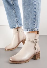 Renee - Beżowe Botki na Słupkowym Obcasie Zdobione Aplikacją Tulaviera. Okazja: na co dzień. Kolor: beżowy. Materiał: jeans. Szerokość cholewki: normalna. Wzór: aplikacja. Obcas: na obcasie. Styl: casual. Wysokość obcasa: średni #1