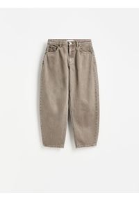 Reserved - Jeansy barrel z krótszą nogawką - brązowy. Kolor: brązowy. Długość: krótkie #1