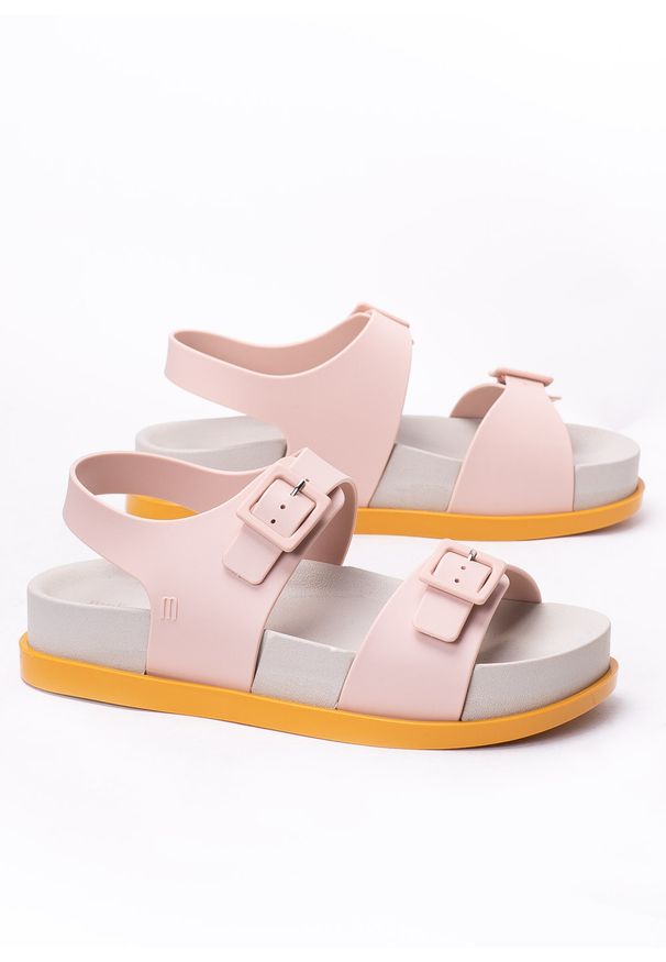 melissa - Sandały damskie Melissa Wide Platform Sandal AD. (33251-53930). Kolor: różowy. Materiał: materiał. Wzór: aplikacja. Obcas: na platformie