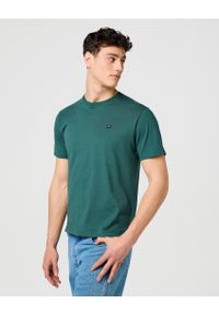 Wrangler - MĘSKA KOSZULKA WRANGLER SIGN OFF TEE BISTRO GREEN 112371479 #5