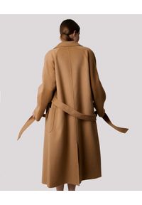 JENESEQUA - Beżowy wełniany płaszcz. Kolor: beżowy. Materiał: wełna. Wzór: aplikacja. Styl: klasyczny #2