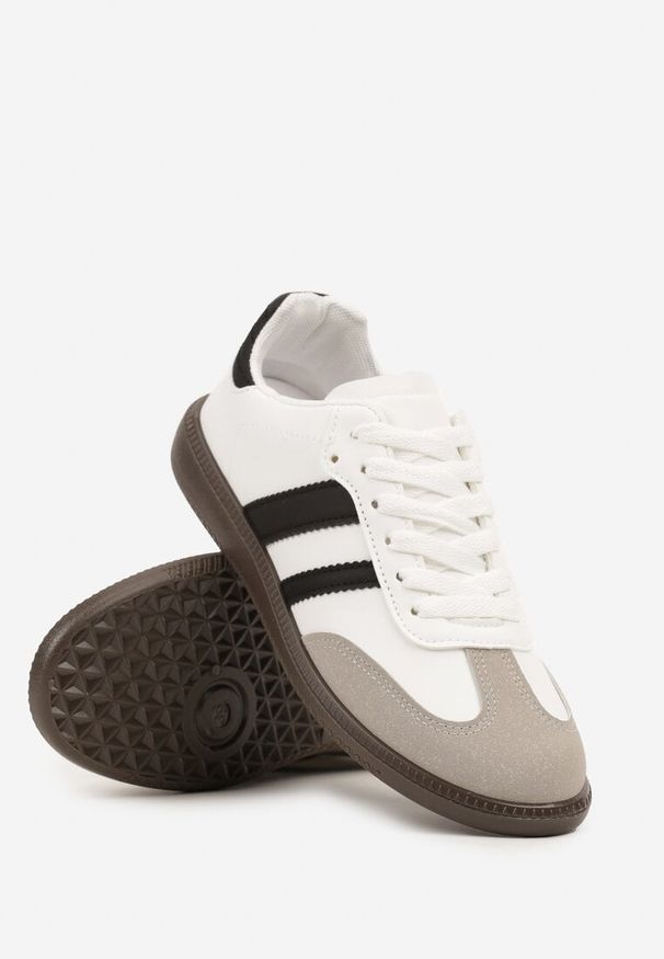 Born2be - Białe Płaskie Sneakersy Ozdobione Paskami Glaria. Nosek buta: okrągły. Zapięcie: pasek. Kolor: biały. Wzór: aplikacja. Obcas: na obcasie. Wysokość obcasa: niski