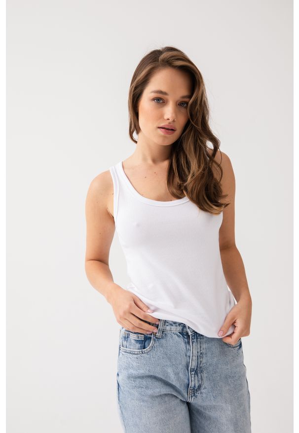 TOP AGNES BIAŁY XL - Flawless. Okazja: na co dzień. Kolor: biały. Materiał: len, dresówka, skóra, bawełna. Sezon: wiosna, zima, jesień, lato. Styl: klasyczny, sportowy, casual