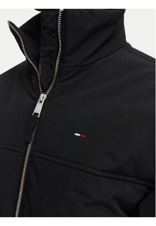 Tommy Jeans Kurtka przejściowa DW0DW22908 Czarny Regular Fit. Kolor: czarny. Materiał: syntetyk