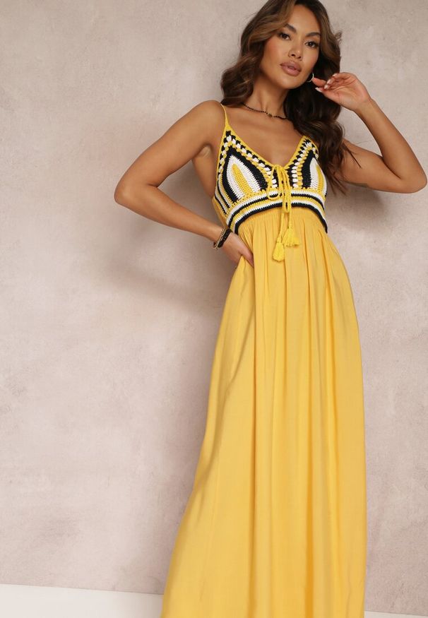 Renee - Żółta Bawełniana Sukienka Maxi z Szydełkową Górą i Gumkami na Plecach Jennesia. Kolor: żółty. Materiał: bawełna. Długość rękawa: na ramiączkach. Sezon: wiosna, lato. Długość: maxi