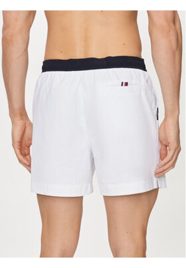 TOMMY HILFIGER - Tommy Hilfiger Szorty kąpielowe UM0UM03259 Biały Regular Fit. Kolor: biały. Materiał: syntetyk