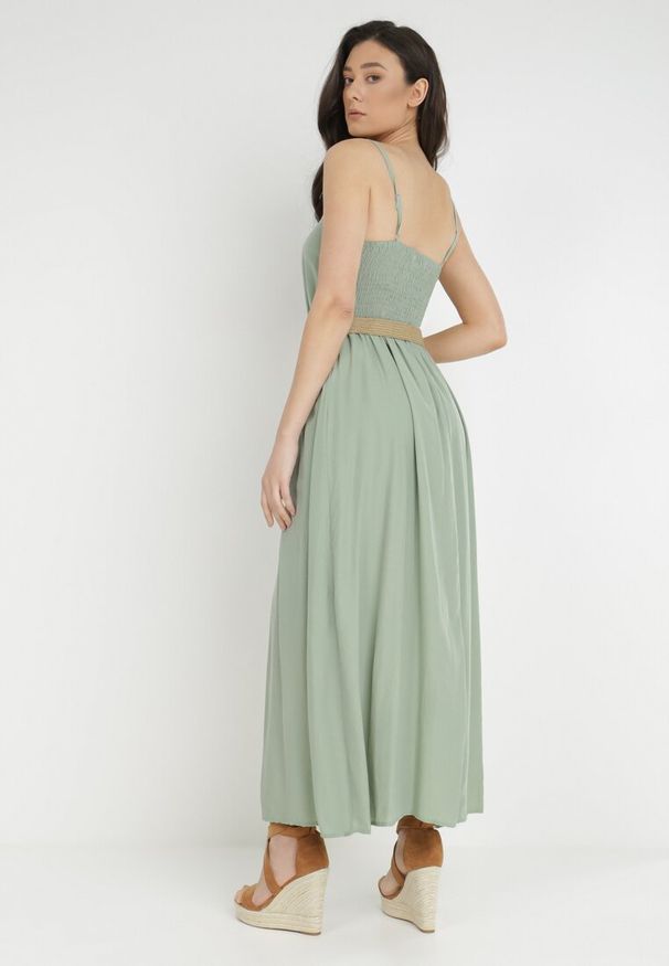 Born2be - Zielona Sukienka z Paskiem Chrysaleia. Okazja: na co dzień. Kolor: zielony. Długość rękawa: na ramiączkach. Wzór: gładki. Sezon: lato. Typ sukienki: proste. Styl: casual. Długość: maxi