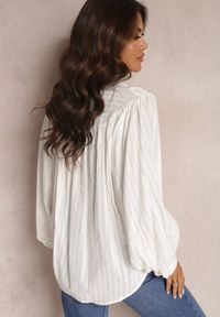 Renee - Biała Koszula Oversize z Bawełny Endona. Typ kołnierza: kołnierzyk stójkowy. Kolor: biały. Materiał: bawełna. Wzór: aplikacja. Styl: elegancki #5