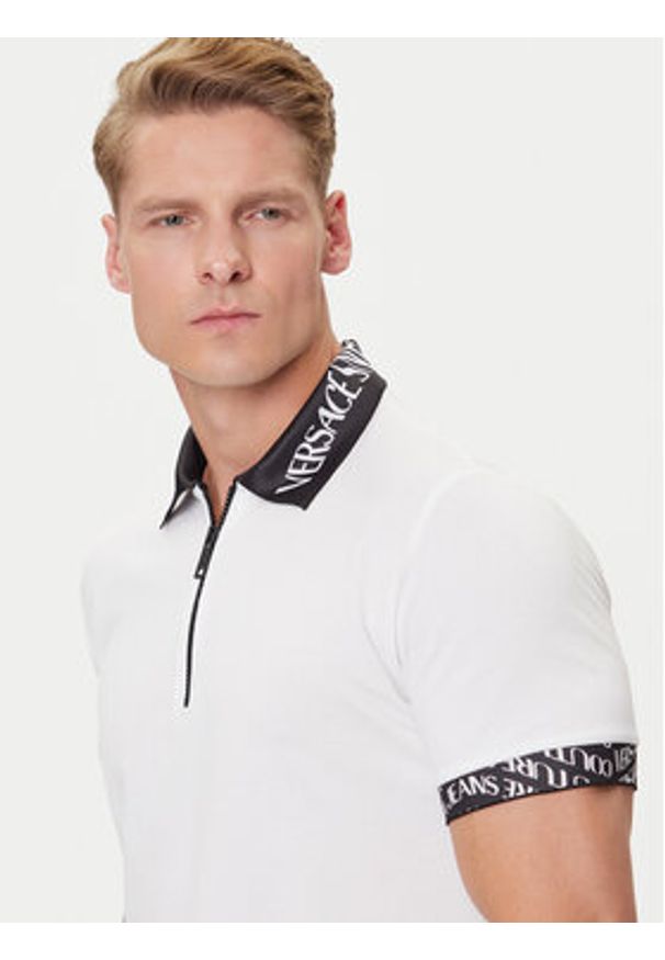 Versace Jeans Couture Polo 79GAGT02 CJ01T Biały Regular Fit. Typ kołnierza: polo. Kolor: biały. Materiał: bawełna
