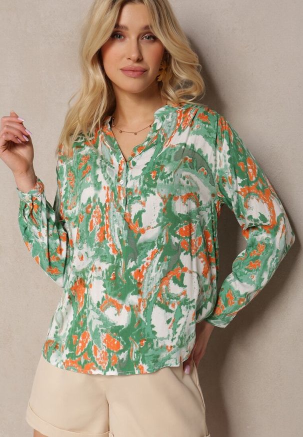 Renee - Zielono-Biała Bluzka z Wiskozy i Długim Rękawem Anlista. Kolor: zielony. Materiał: wiskoza. Długość rękawa: długi rękaw. Długość: długie