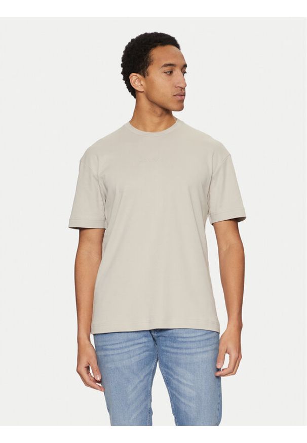 Calvin Klein T-Shirt K10K114167 Beżowy Slim Fit. Kolor: beżowy. Materiał: bawełna