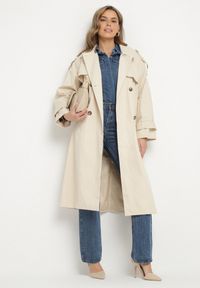 Born2be - Beżowy Dwurzędowy Płaszcz Trencz z Wiązanym Paskiem Rozcięciem i Klapą Terezi. Okazja: na co dzień. Kolor: beżowy. Materiał: jeans. Styl: casual, elegancki, klasyczny #5