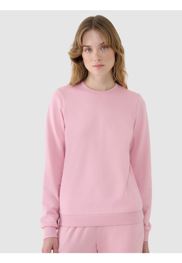 4f - 4F Bluza dresowa nierozpinana bez kaptura damska - różowa L. Okazja: na co dzień. Typ kołnierza: bez kaptura. Kolor: różowy. Materiał: dresówka. Wzór: gładki, ze splotem. Styl: casual, klasyczny, sportowy