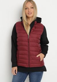 Born2be - Bordowa Pikowanana Kamizelka Sifitta. Okazja: na co dzień. Kolor: czerwony. Materiał: jeans. Styl: klasyczny, casual, elegancki #1