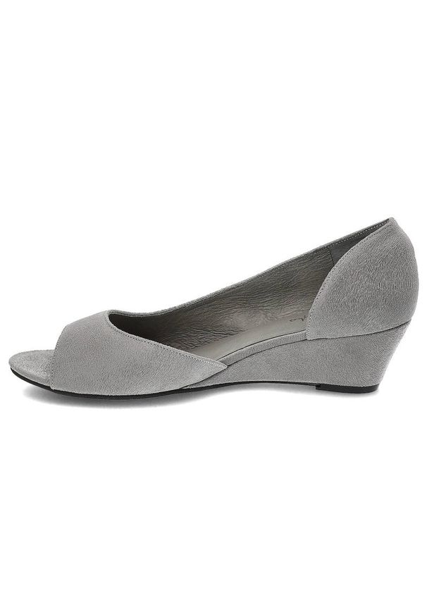 Szare Czółenka Maciejka Damskie Eleganckie Obuwie. Okazja: na co dzień, na imprezę, na randkę. Zapięcie: bez zapięcia. Kolor: szary. Materiał: nubuk, skóra. Szerokość cholewki: normalna. Obcas: na koturnie. Styl: elegancki
