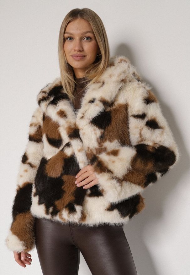Born2be - Brązowo-Beżowa Kurtka Futerko o Dwurzędowym Kroju Oversize Nevisa. Okazja: na co dzień. Kolor: beżowy. Materiał: futro. Styl: casual, elegancki
