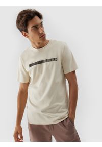 4f - T-shirt regular z nadrukiem męski - beżowy. Kolor: beżowy. Materiał: bawełna. Wzór: nadruk #1