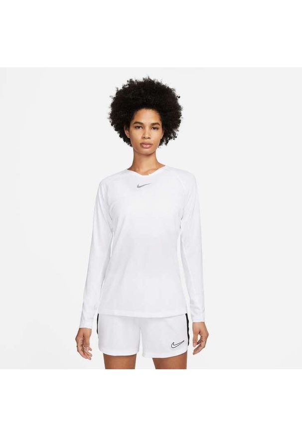 Bluza Nike Dri-FIT Park First Layer, Kobiety. Kolor: biały. Materiał: materiał, poliester. Technologia: Dri-Fit (Nike). Sport: piłka nożna