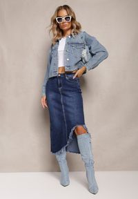 Renee - Granatowa Spódnica Jeansowa Midi z Wystrzępionym Rozcięciem Catreena. Kolor: niebieski. Materiał: jeans