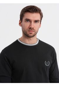 Ombre Clothing - Bawełniany longsleeve męski z dekoltem U w paski i haftem – czarny V4 - Rozmiar: XL. Kolor: czarny. Materiał: bawełna. Długość rękawa: długi rękaw. Wzór: haft, paski. Styl: sportowy #5