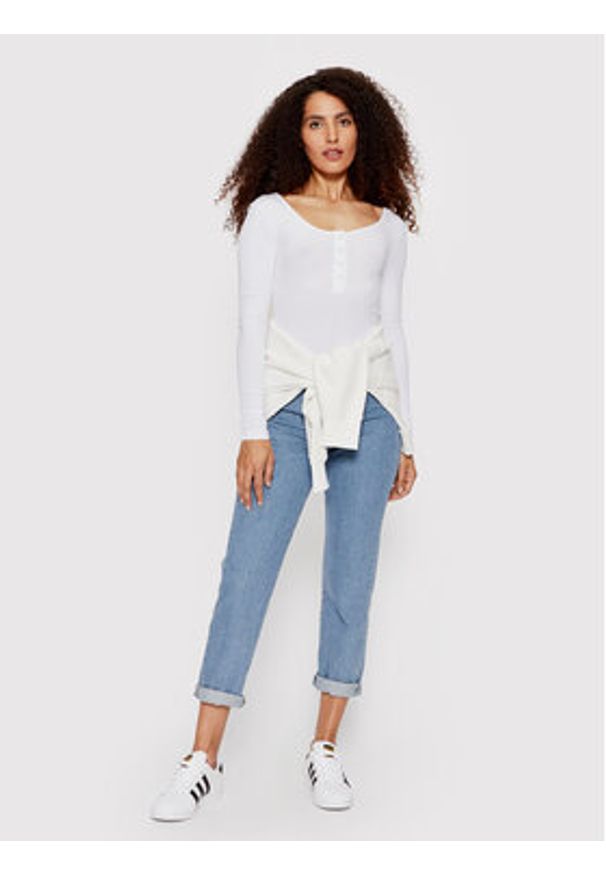 Pieces Bluzka Kitte 17101437 Biały Slim Fit. Kolor: biały. Materiał: bawełna