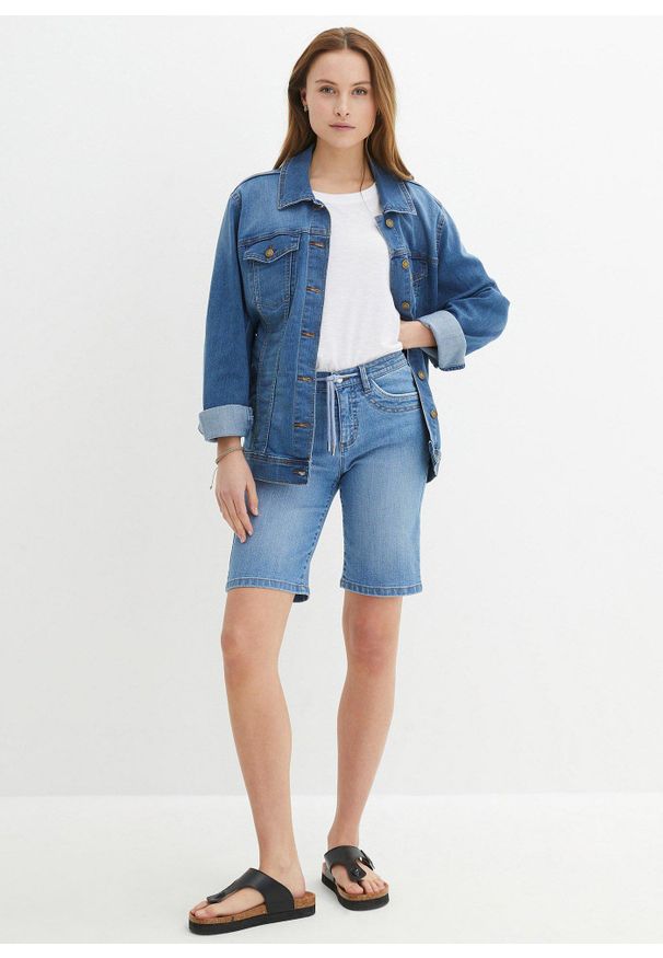 bonprix - Bermudy dżinsowe Slim Fit mid waist. Kolor: niebieski