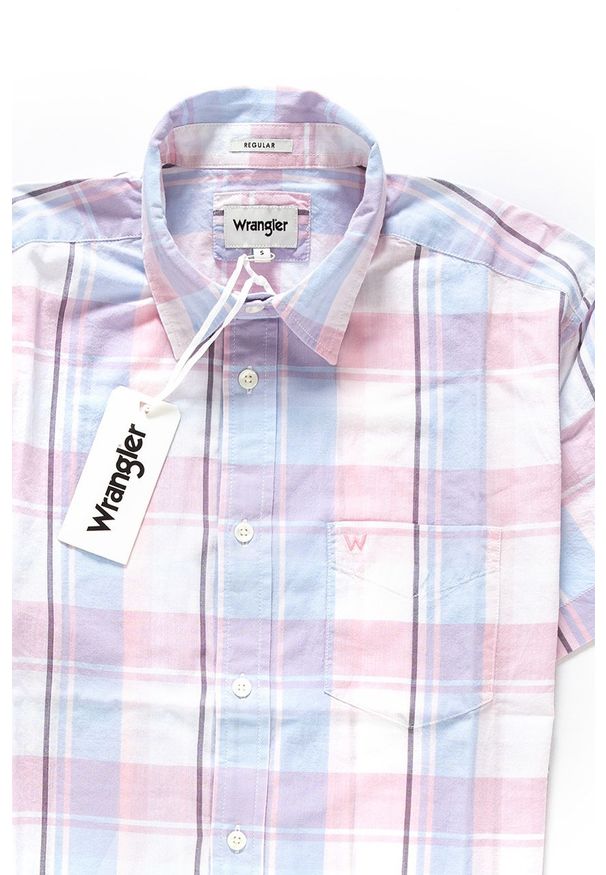 Wrangler - KOSZULA MĘSKA KRÓTKI RĘKAW WRANGLER SS 1PKT SHIRT CHALK PINK W5860NQWG 112129523. Długość rękawa: krótki rękaw. Długość: krótkie. Wzór: kratka