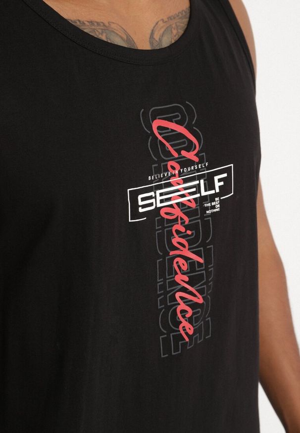 Born2be - Czarna Koszulka z Bawełny z Ozdobnym Nadrukiem Evallina. Kolor: czarny. Materiał: bawełna. Wzór: nadruk