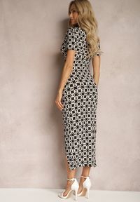 Renee - Czarno-Beżowa Sukienka Bodycon z Kopertowym Dekoltem Rozcięciem i Subtelnym Drapowaniem Zaleatie. Okazja: na co dzień. Typ kołnierza: dekolt kopertowy. Kolor: czarny. Typ sukienki: kopertowe, bodycon. Styl: casual #5