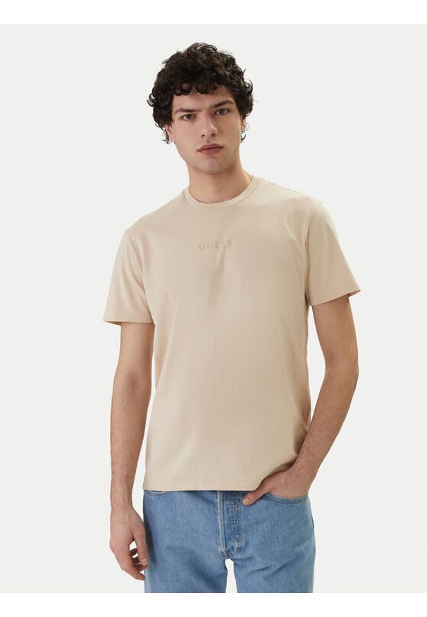 Guess T-Shirt M6GI27 K3249 Beżowy Regular Fit. Kolor: beżowy. Materiał: bawełna