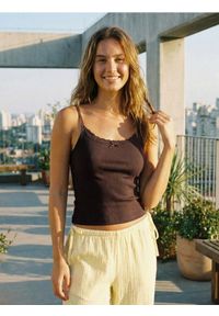 Sinsay - Prążkowany top na ramiączkach - brązowy. Kolor: brązowy. Materiał: prążkowany. Długość rękawa: na ramiączkach #1