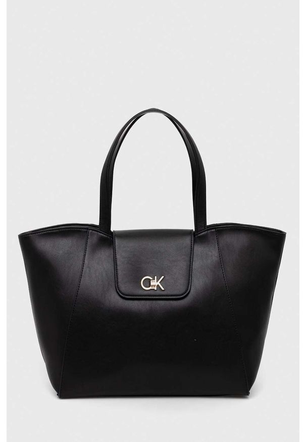 Calvin Klein torebka kolor czarny. Kolor: czarny. Rodzaj torebki: na ramię