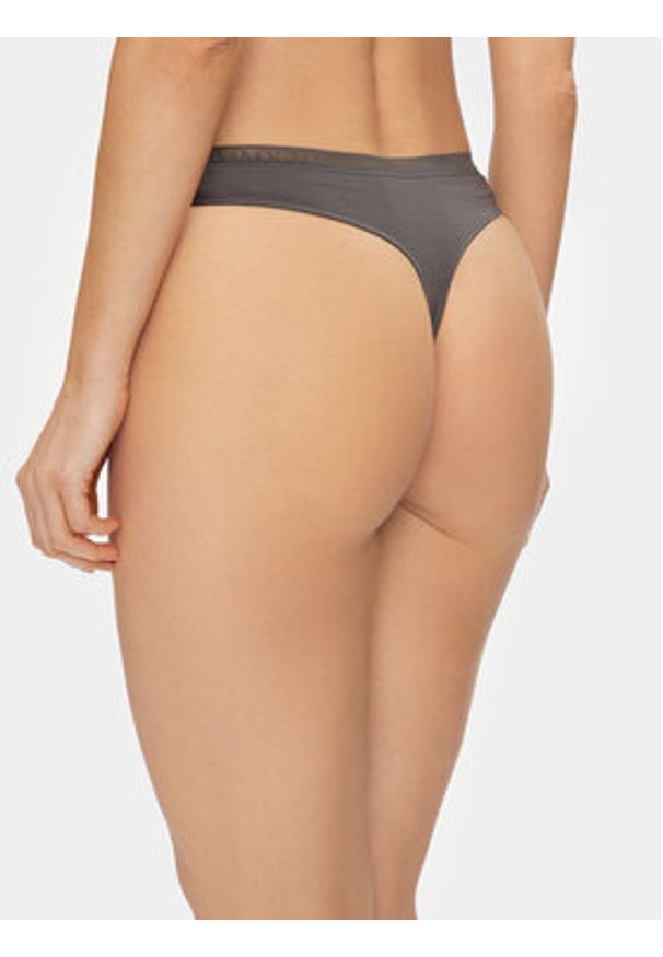 TOMMY HILFIGER - Tommy Hilfiger Komplet 3 par stringów UW0UW04890 Kolorowy. Materiał: bawełna. Wzór: kolorowy