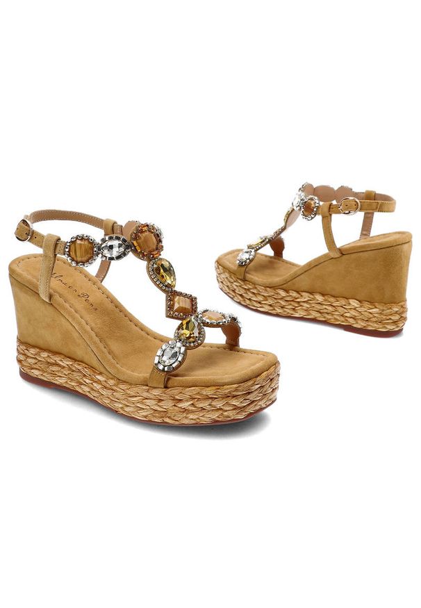 Brązowe Sandały Alma En Pena Eleganckie Espadryle Na Koturnie. Zapięcie: sprzączka. Kolor: brązowy. Materiał: skóra, zamsz. Szerokość cholewki: normalna. Sezon: lato. Obcas: na koturnie. Styl: elegancki