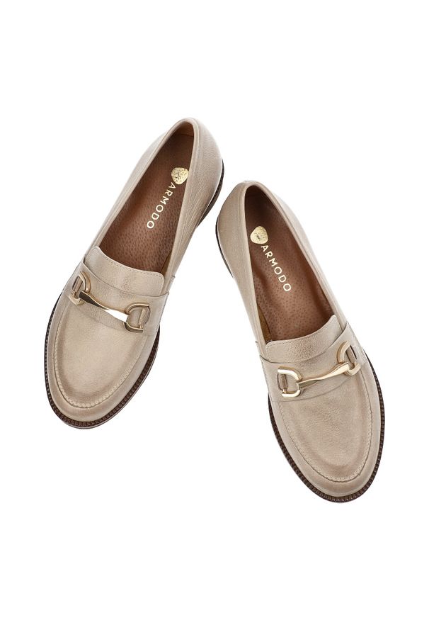 Beżowe Mokasyny Armodo Stylowe Wsuwane Obuwie Damskie. Okazja: na co dzień, na spotkanie biznesowe, do pracy. Zapięcie: bez zapięcia. Kolor: beżowy. Materiał: materiał, jeans, skóra. Wzór: aplikacja. Obcas: na płaskiej podeszwie. Styl: elegancki