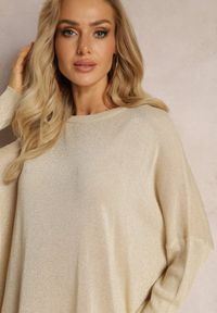 Renee - Jasnobeżowy Sweter Oversize z Delikatną Złotą Nitką Felhana. Kolor: beżowy. Sezon: zima #2