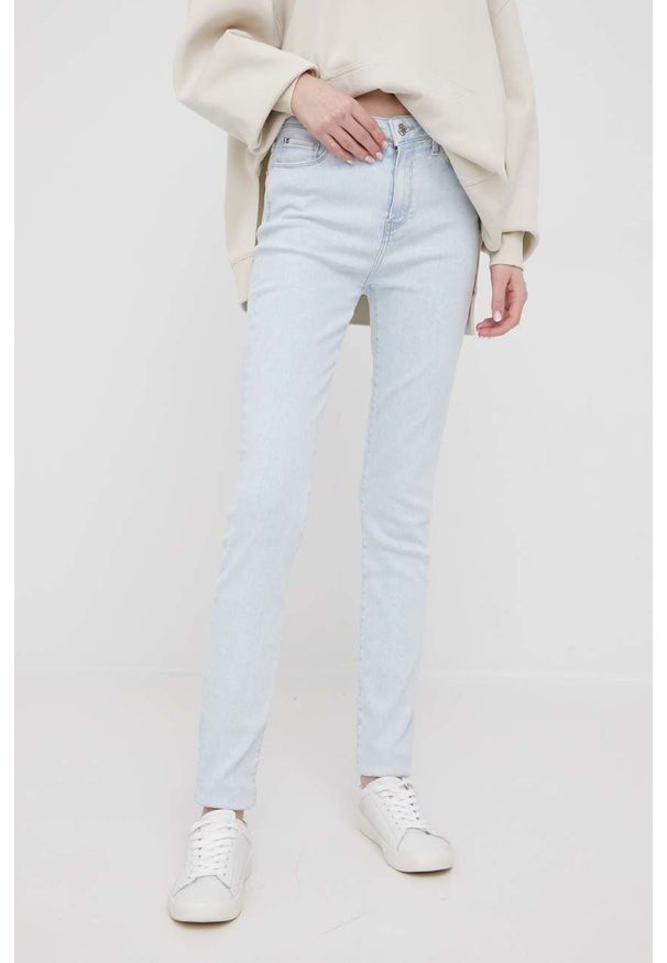 TOMMY HILFIGER - Tommy Hilfiger jeansy ADEL damskie medium waist. Kolor: niebieski